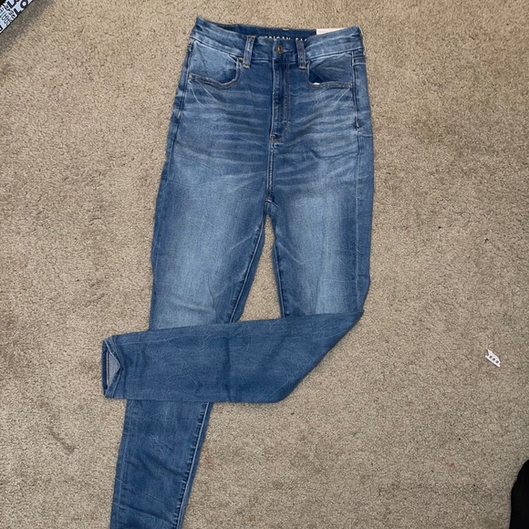 American Eagle Blue high rise jeans - Picture 2 of 9
